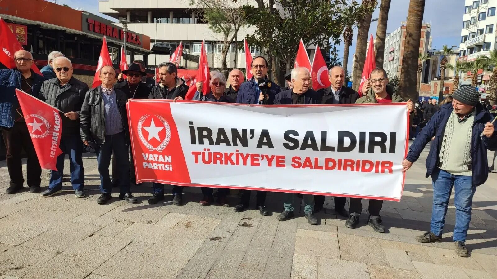 Vatan Partisi’nden Denizli’de Sert Çıkış “İran’a Saldırı Türkiye’ye Saldırıdır” (2)