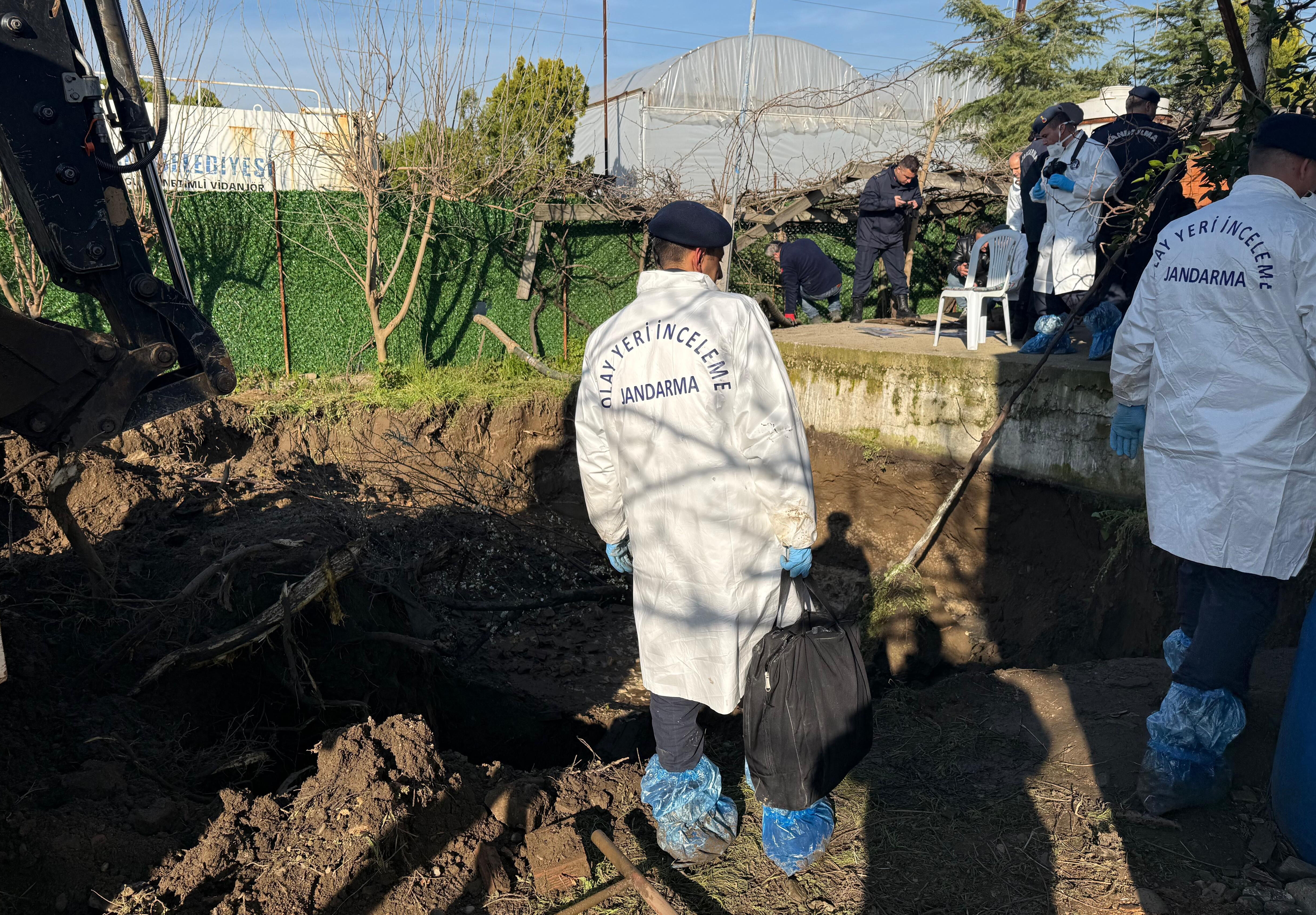 Yasak Aşk Cinayetinde Kan Donduran Itiraf! 17 Yıldır Kayıp Sanılan Kadını Meğer Öldürüp Izmir Manisa Asayiş Haber Kadın Cinayeti (1 (4)