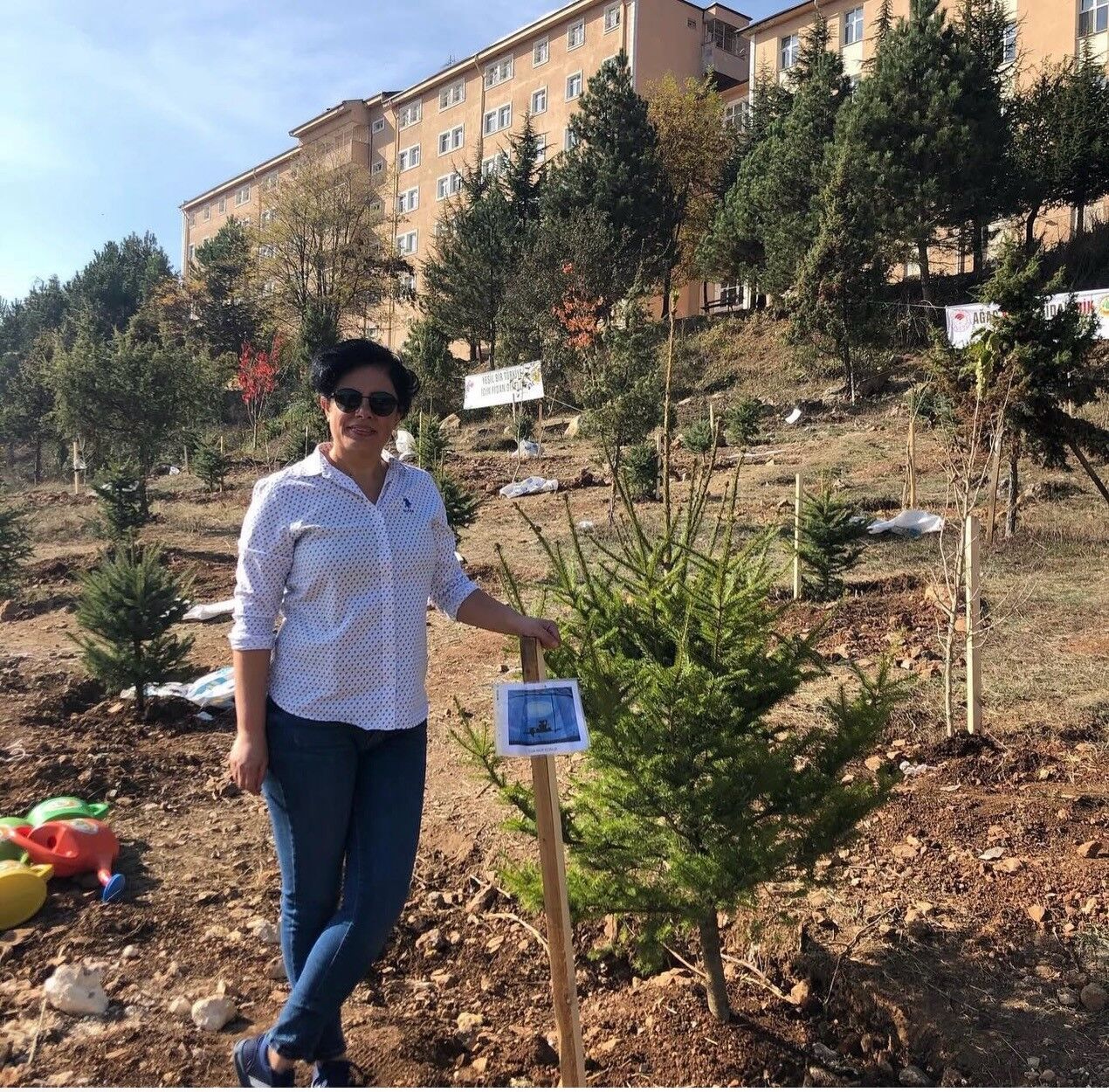 Yüreği Acısına Dayanamadı! İntihar Eden Oğlunun Mezarı Başında Kalp Krizi Geçiren Anne Öldü.. (1)