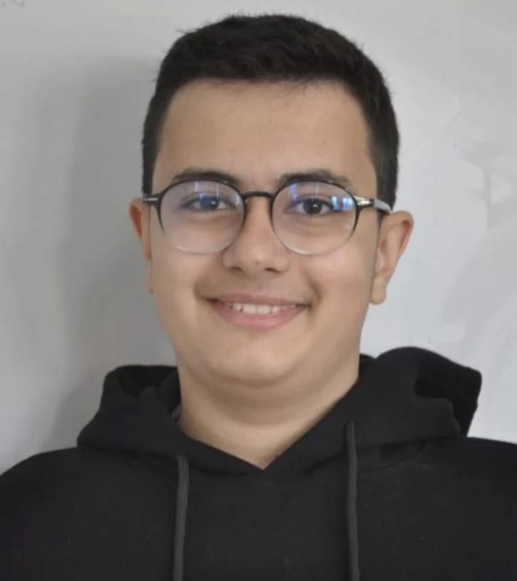 Yüreği Acısına Dayanamadı! İntihar Eden Oğlunun Mezarı Başında Kalp Krizi Geçiren Anne Öldü.. (2)