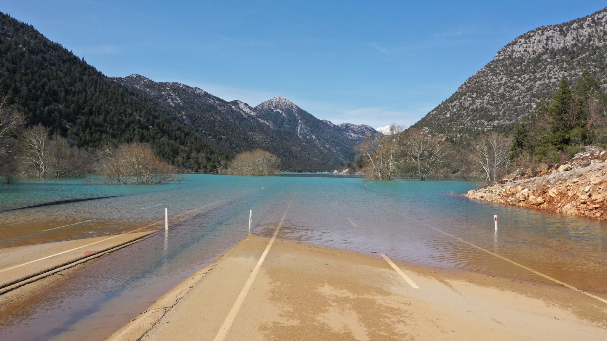 Antalya Konya Karayolunda Son Durum Dron Ile Görüntülendi 4 Kilometrelik Kısım Sular Altında Haber (2)