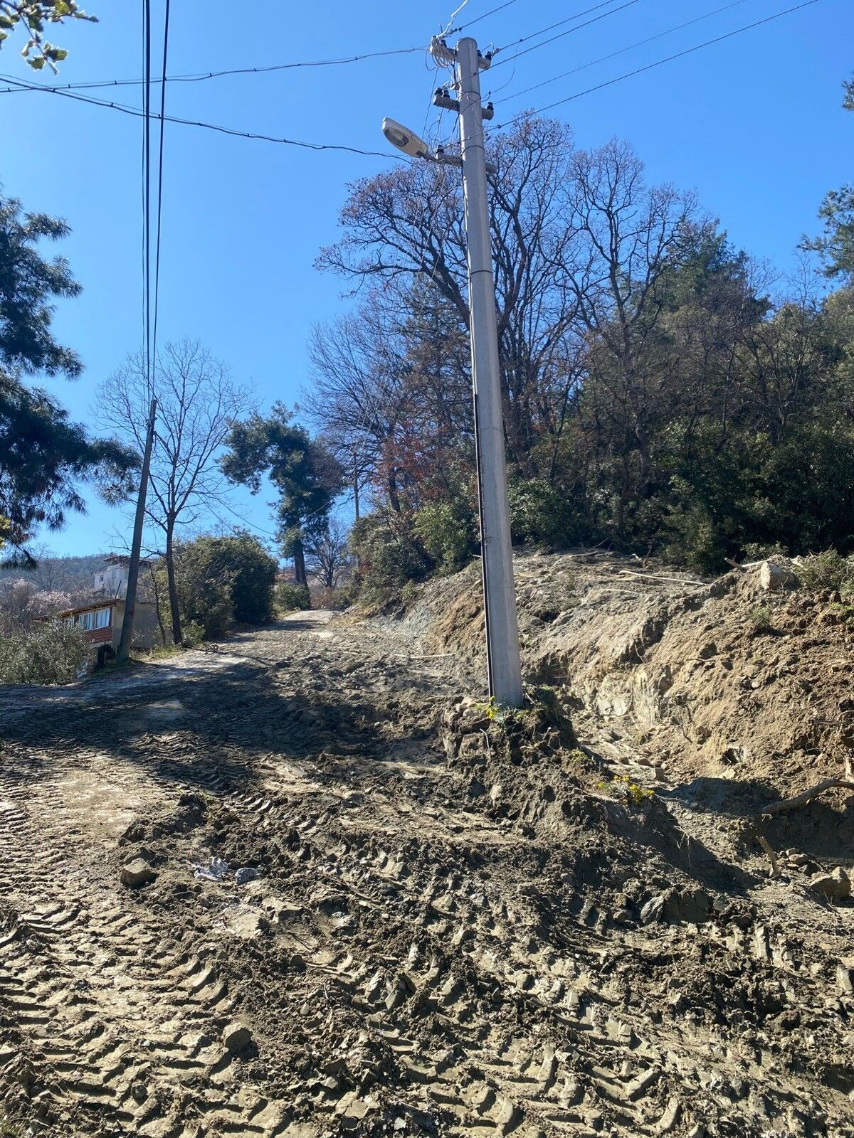 Buldan Göğüs Hastalıkları Hastanesi Yolunun Bakım Ve Onarımı Yapılıyor (3)