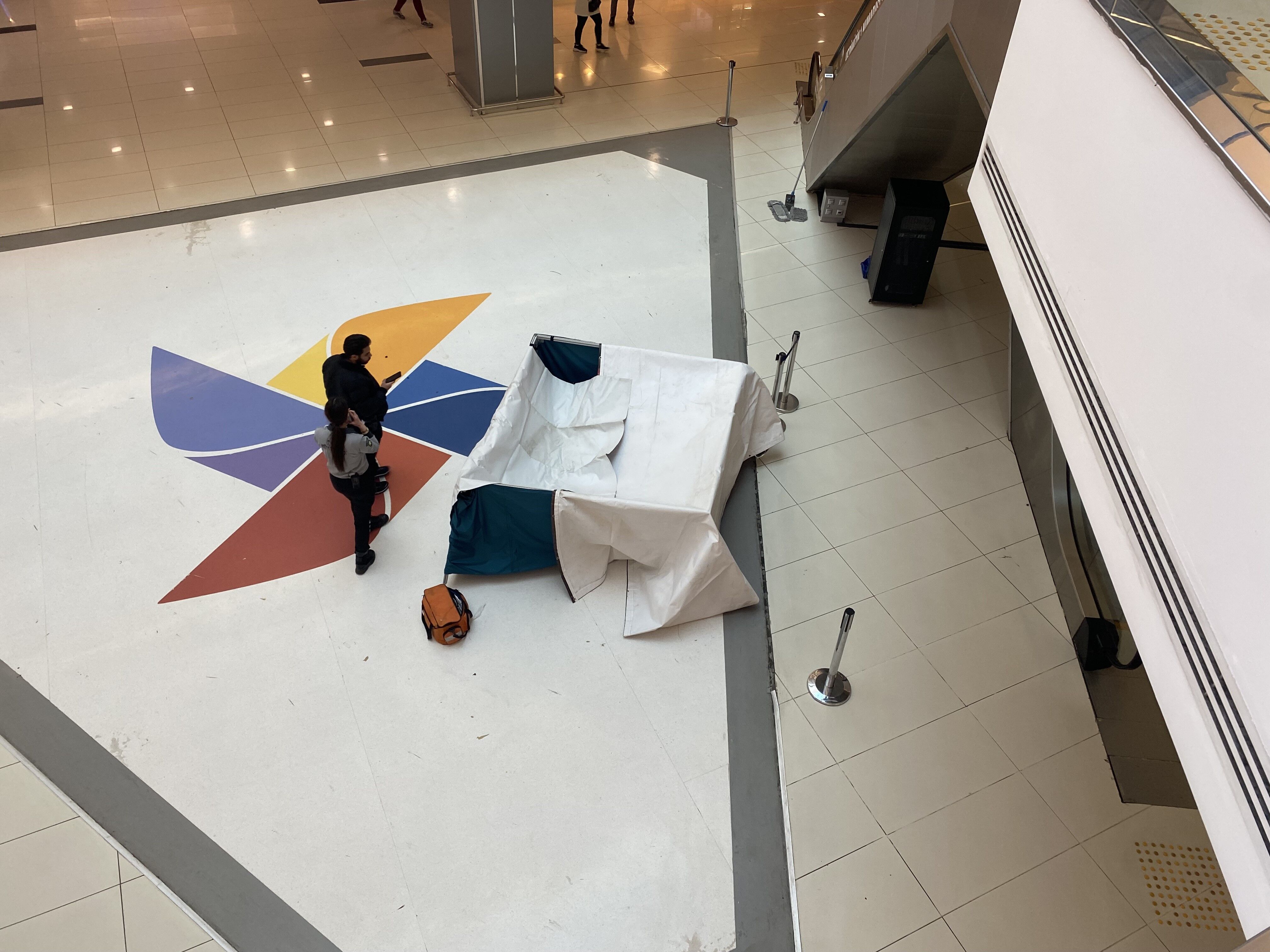 Bursa'da Avm'de Esrarengiz Ölüm! Yemek Katından Zemine Düştü Haber Bursa Denizli Haberleri Intihar Ölüm (6)