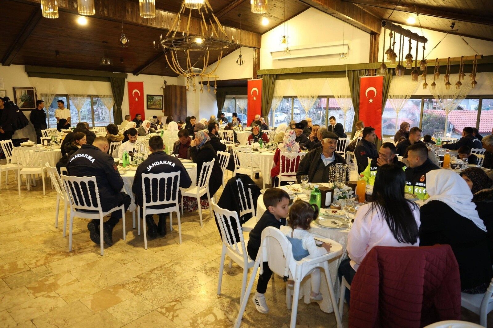 Çameli Protokolü Şehit Ve Gazi Aileleriyle Iftar Sofrasında Buluştu Denizli Haberleri (4)