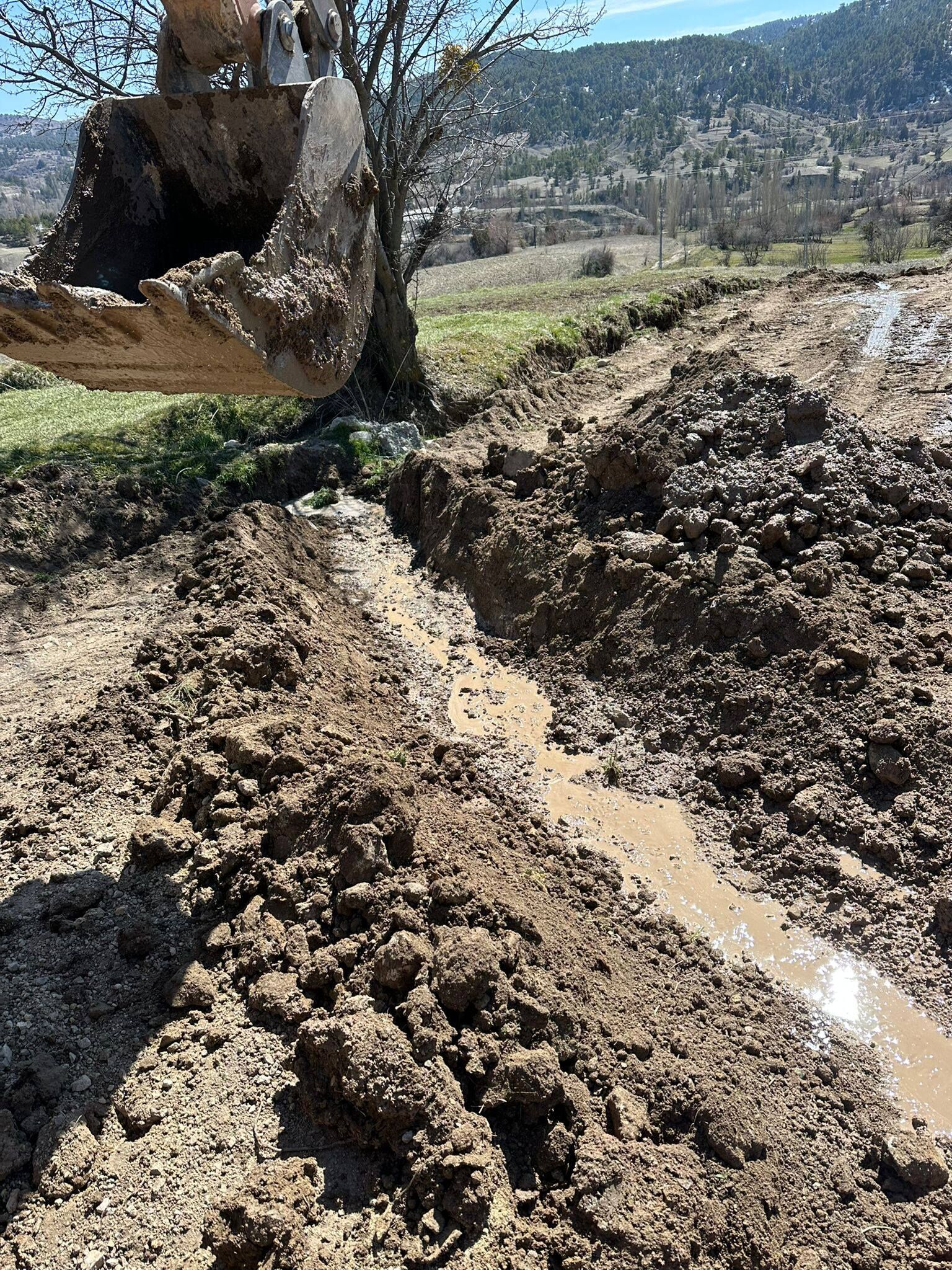 Çameli’de Ulaşım Konforu Artıyor Cumaalanı Mahallesi’nde Yol Seferberliği (2)