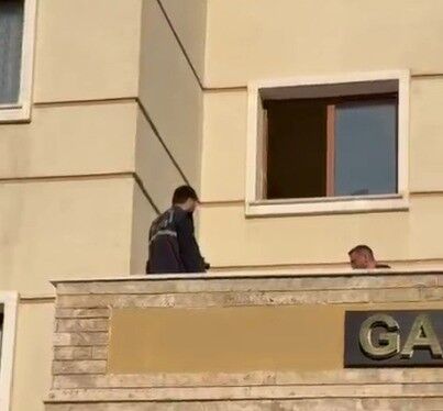 Denizli'de Beşinci Kattan Düşen Kadın Hayatını Kaybetti! İntihar Şüphesi Var Haber Denizli (2)