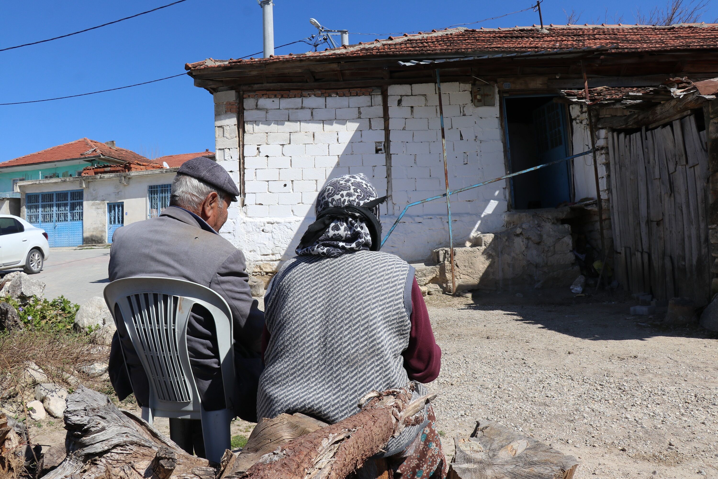 Denizli'de Deprem! Hasar Gören Evlere Girmek Yasak Haber Deni̇zli̇ Son Daki̇ka (3)