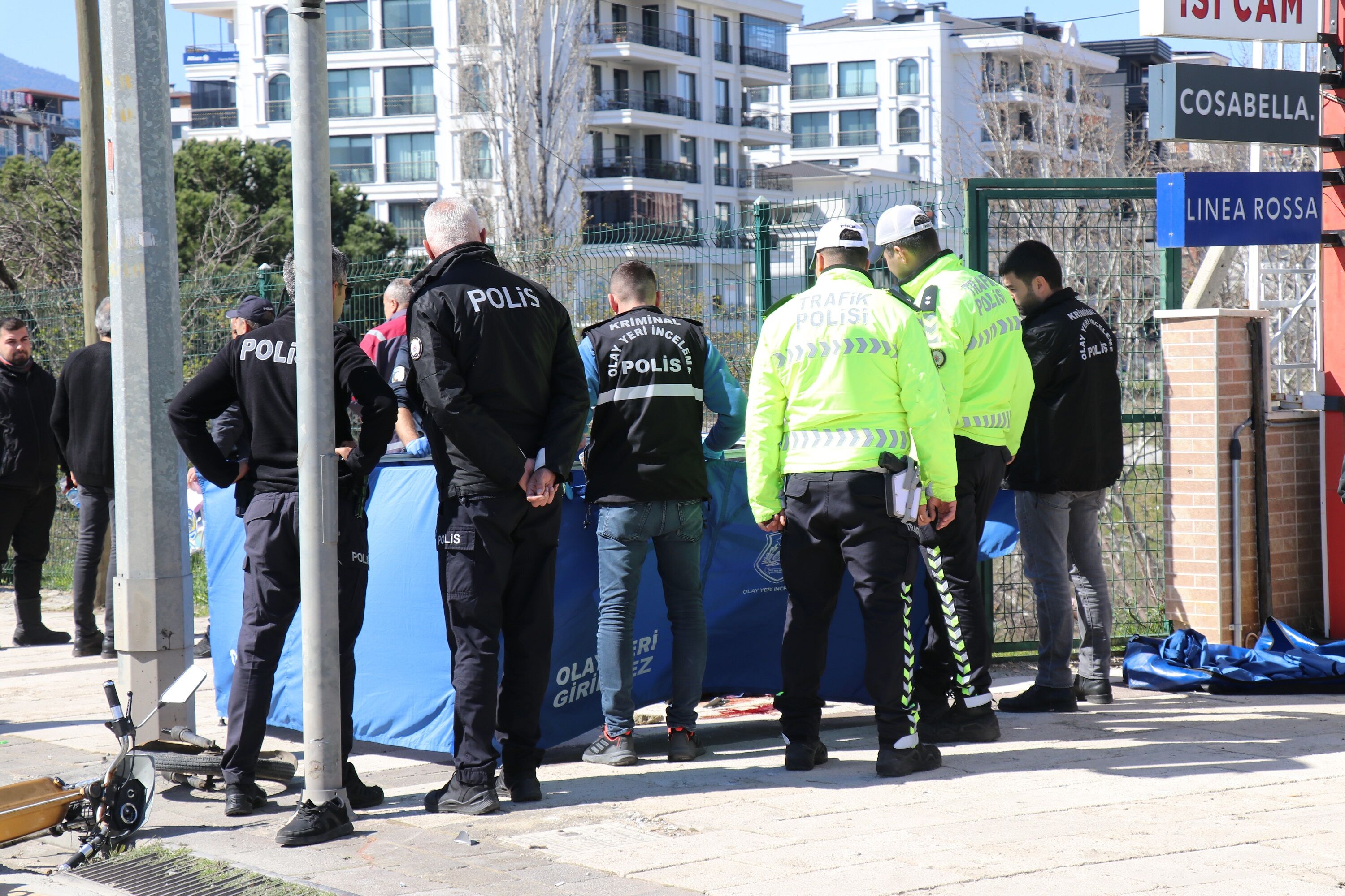 Denizli'de Kahreden Kaza! Ekmek Arabasının Çarptığı Motosikletli Hayatını Kaybetti... (6)