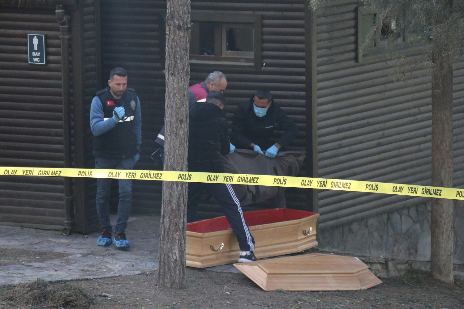 Denizli'de Serinhisar Parkı'nda Temizlik Işçisi Ali Beyhan Lavaboda Ölü Bulundu Denizli Haberleri Haber Denizli (2)