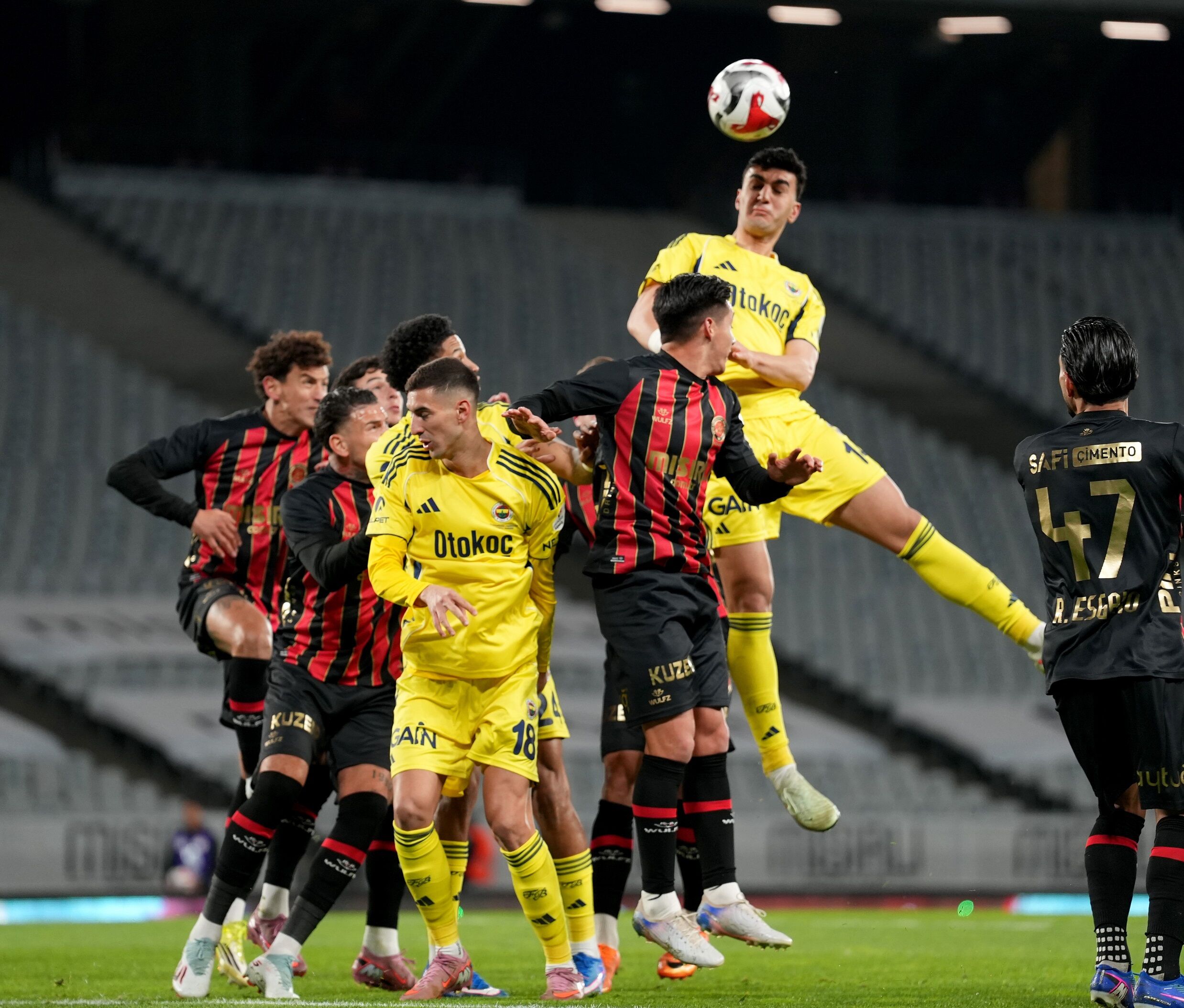 Fenerbahçe Deplasmanda, Fatih Karagümrük'e Kaybetti Spor Haberleri Denizli (6)