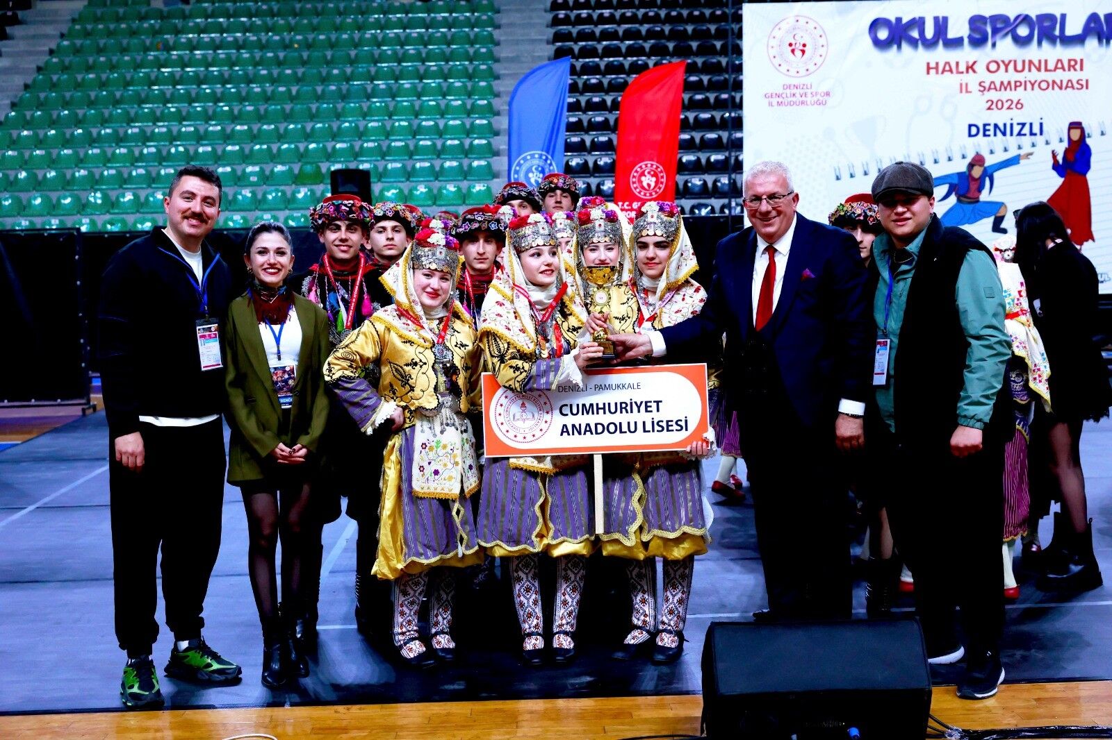 Halk Oyunlarında Okullar Sahne Aldı (7)
