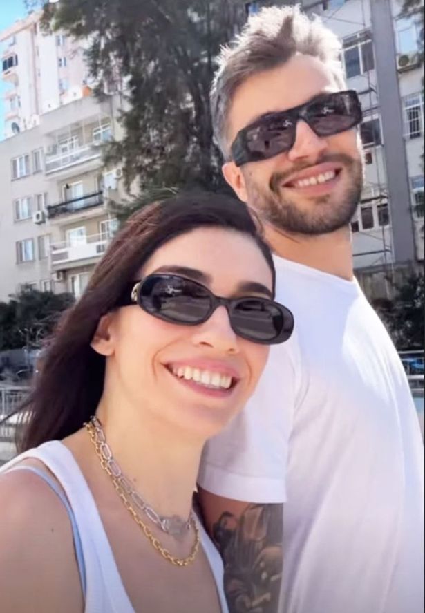 Hazar Ergüçlü Ile Efe Çelik Ayrıldı (4)