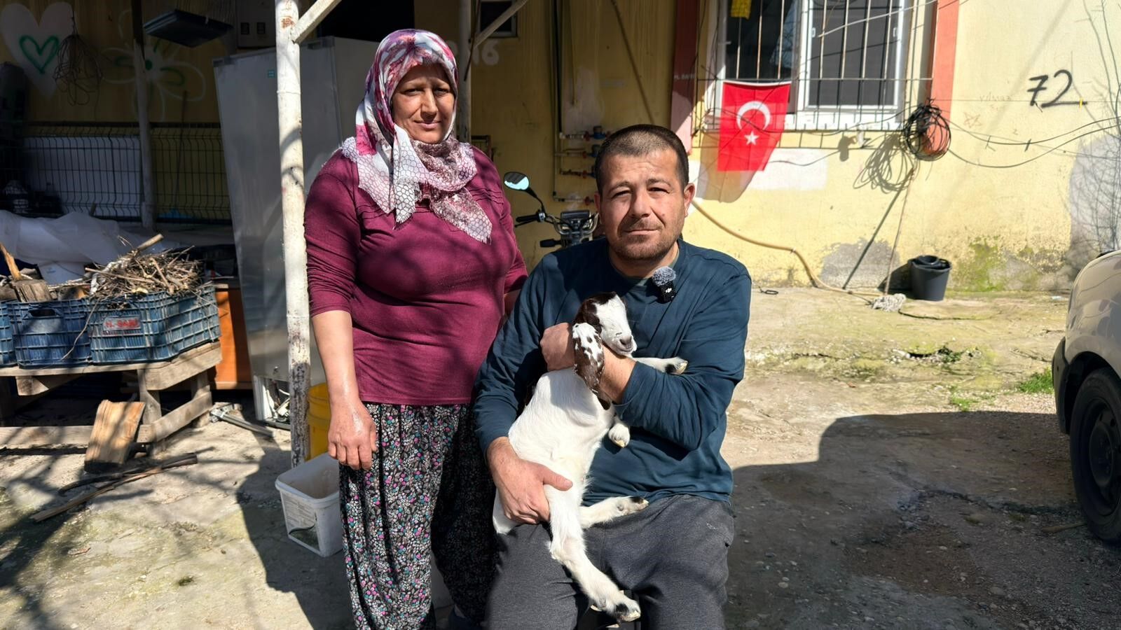 Keçilerine Olan Sevgisini Teknolojiyle Birleştirdi, Anbean Onları Izliyor (2)