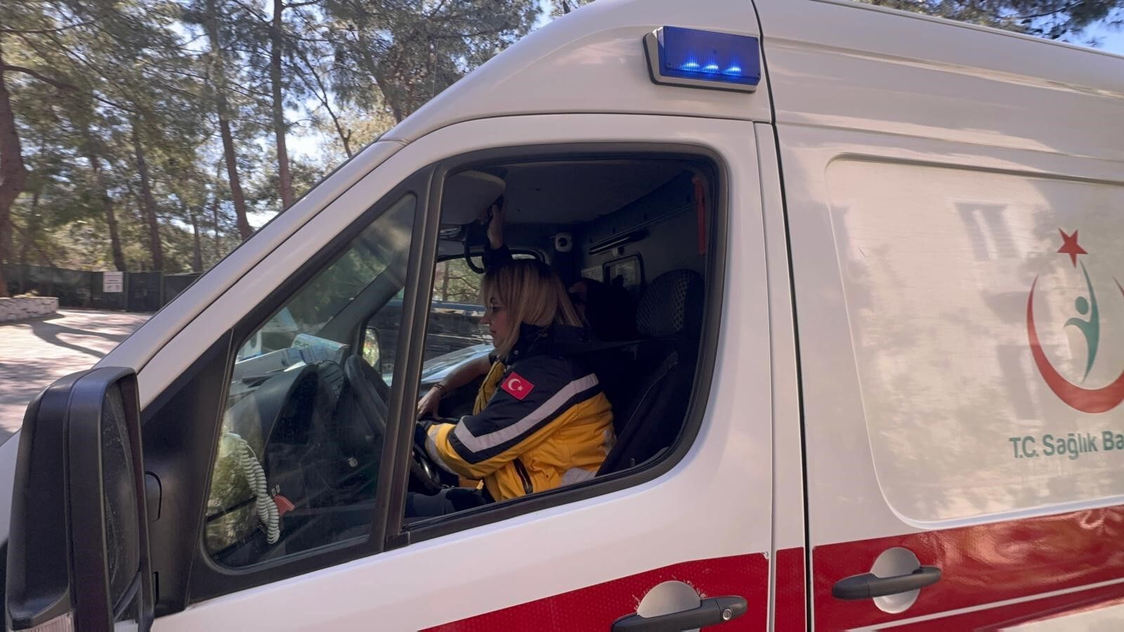 Marmaris'in Tek Kadın Ambulans Şoförü Fatma Nur Uçar Önceliğimiz Hayat Kurtarmak (4)
