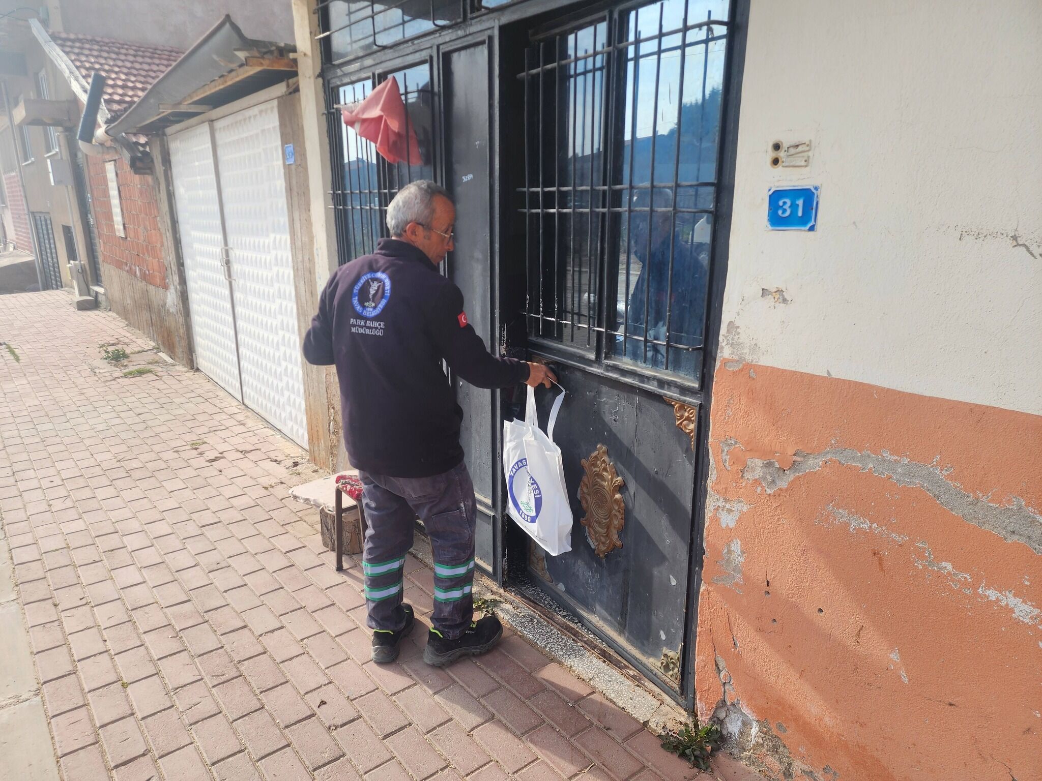 Tavas’ta Ramazan Bereketle Geçti Gönüllere Sıcak Yemek, Sofralara Kardeşlik Taşındı (4)