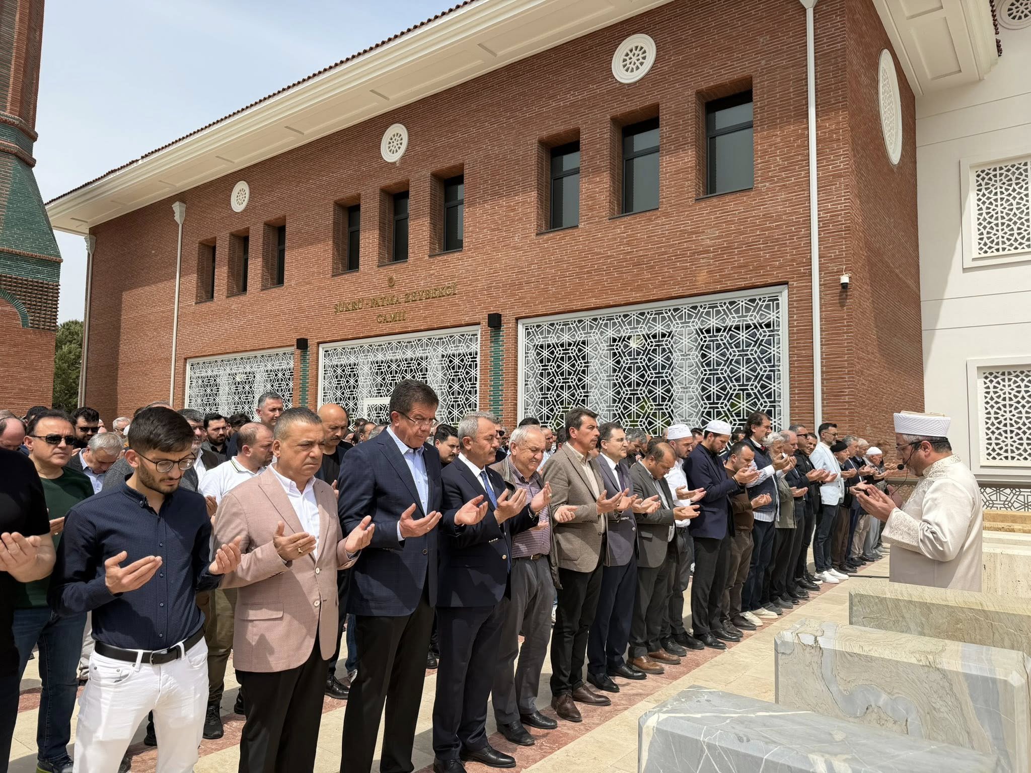 Deni̇zli̇ Ahber Cenaze Namazi Kılındı (2)