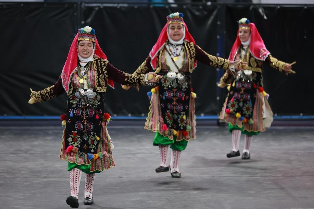 Denizli Haber Buldan’da Halk Oyunları Şöleni 25 Ekipten Unutulmaz Gösteri2-1