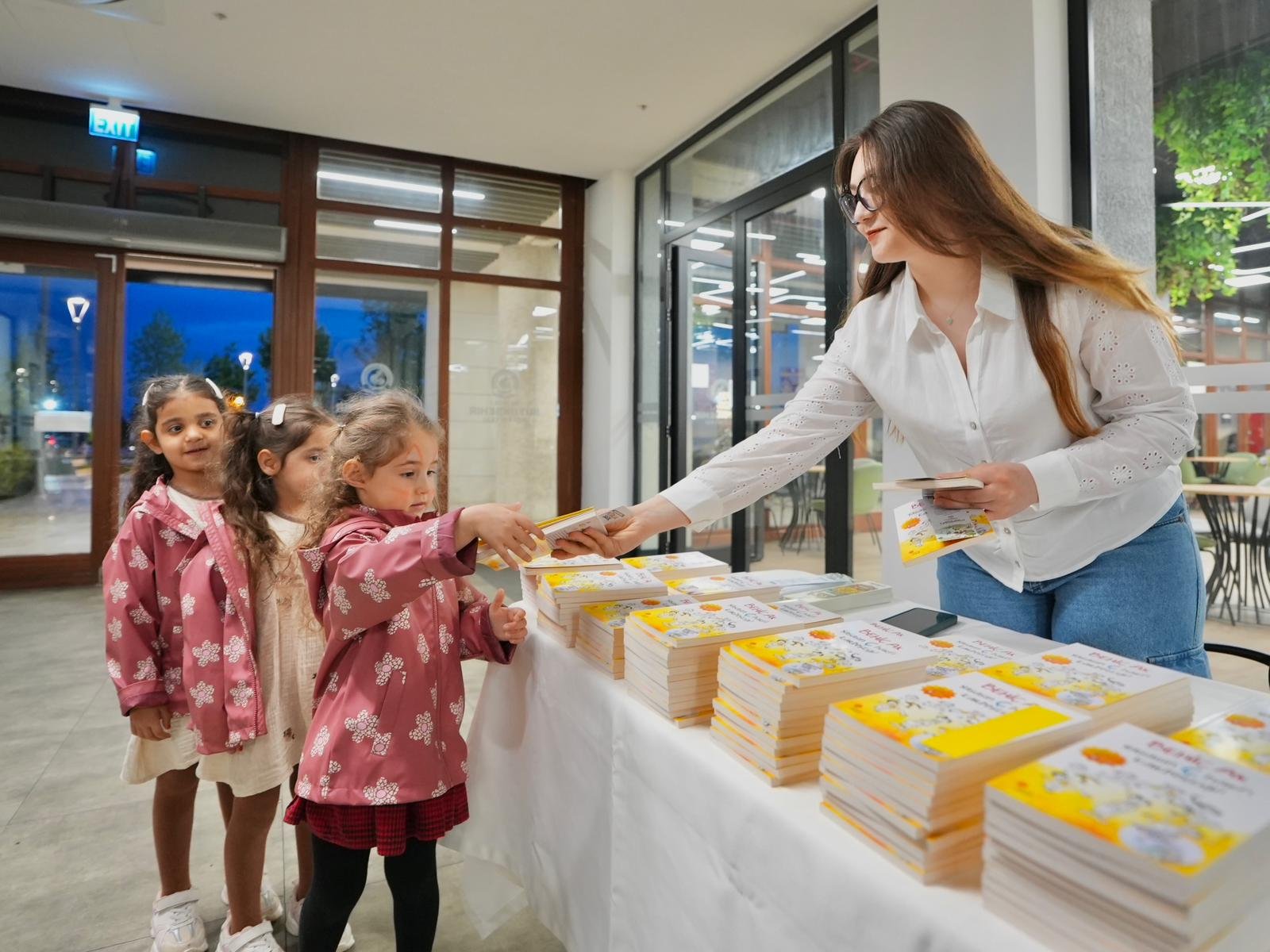 Denizli Haber Denizli’de Çocuklar “Telefonu Bırak, Kitaba Sarıl” Çağrısına Kulak Veriyor (2)