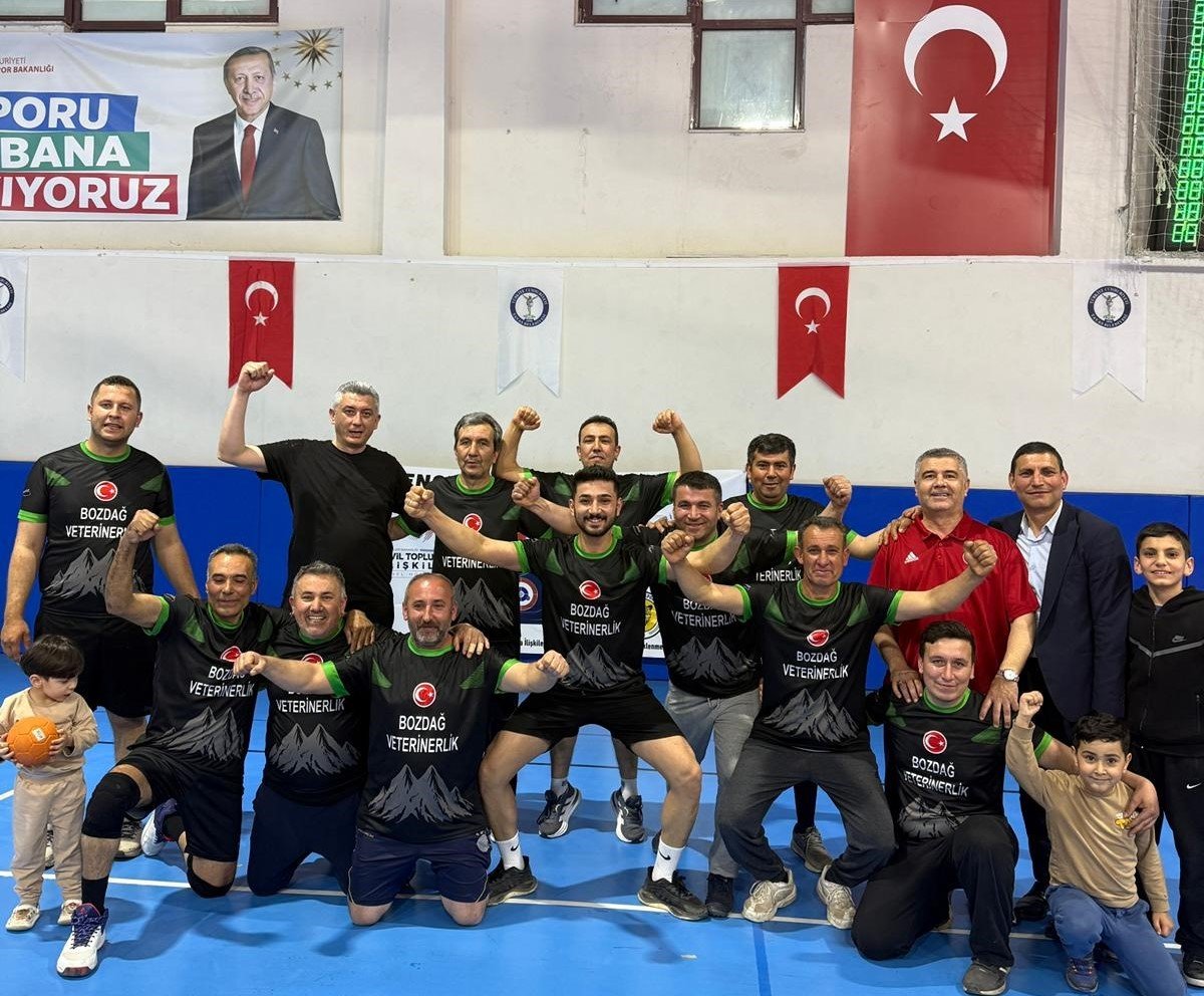 Denizli Haber Derinkuyu Hem Gönülleri Hem Kupayı Kazandı