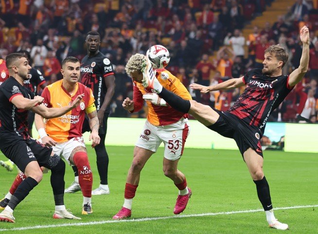 Denizli Haber Galatasaray 100.Randevu1