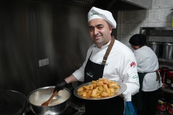 Denizli Haber Gazianteplilerin Yeni Tatlısı Baklavalı Helva1