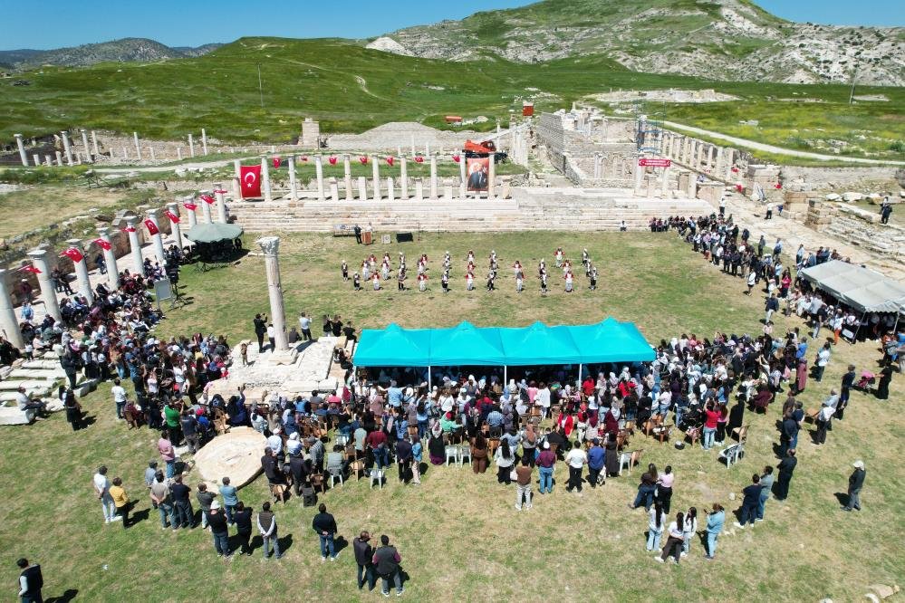 Denizli Haber Tripolis Antik Kenti’nde 23 Nisan Coşkusu Yaşandı2