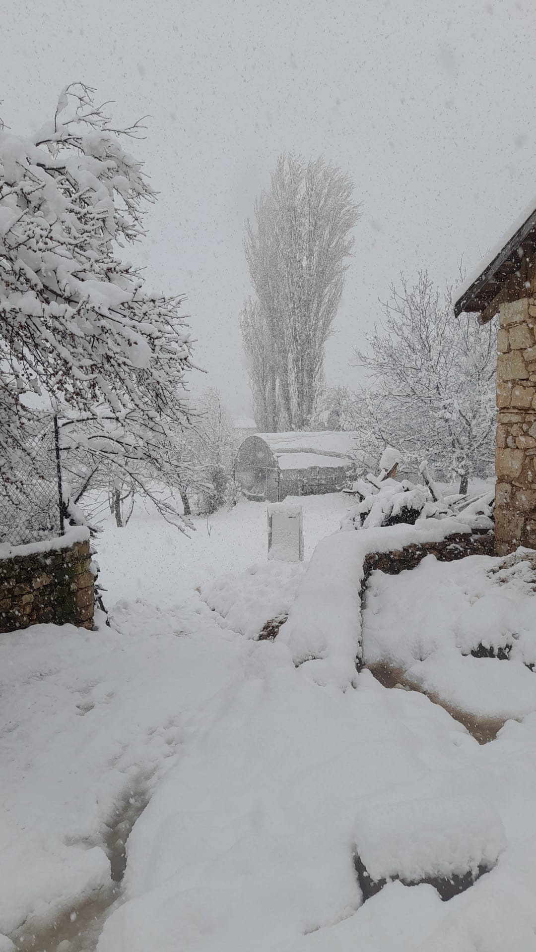 Denizli’nin Yüksek Kesimleri Baharda Beyaza Büründü (2)
