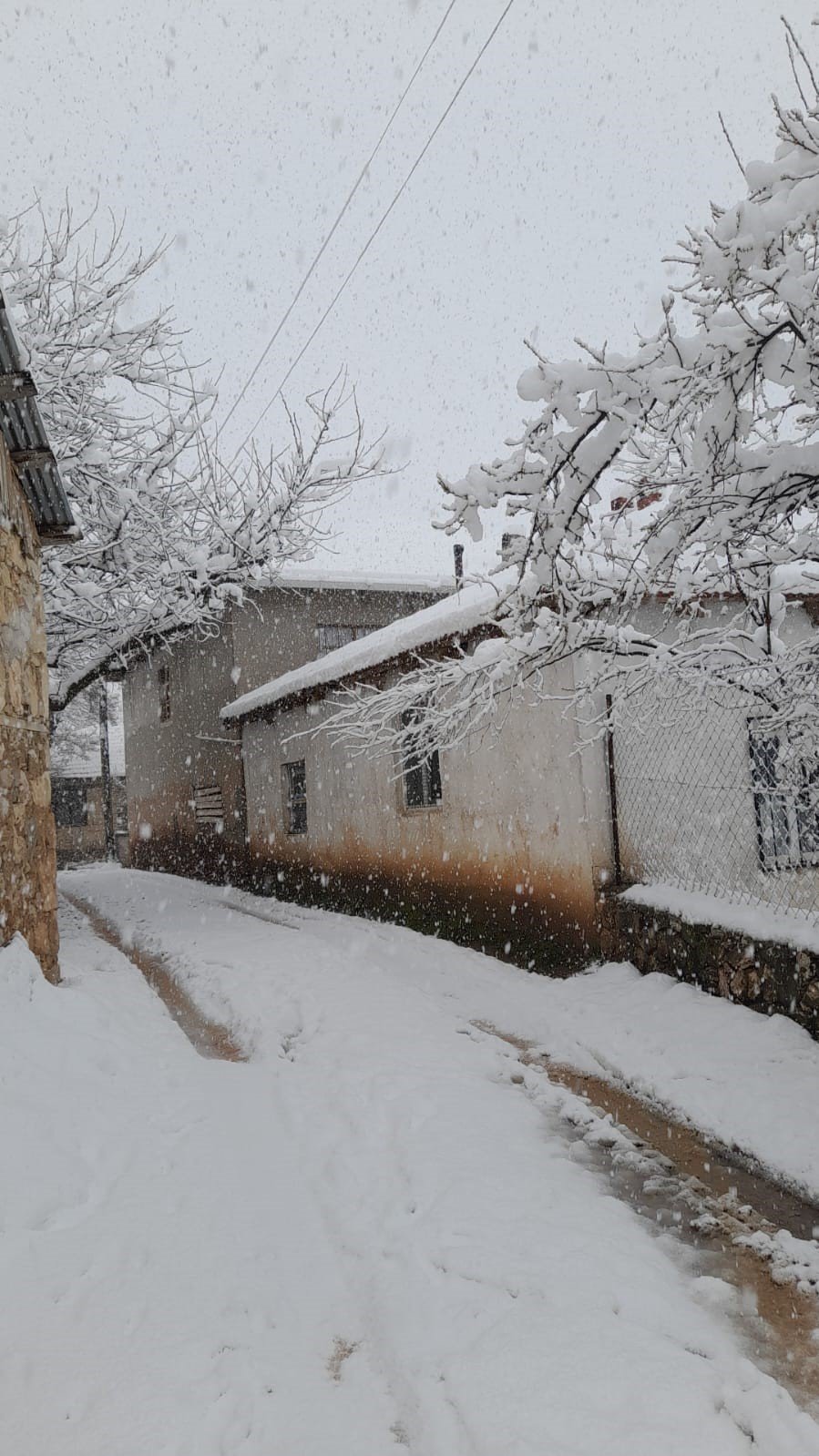 Denizli’nin Yüksek Kesimleri Baharda Beyaza Büründü (3)