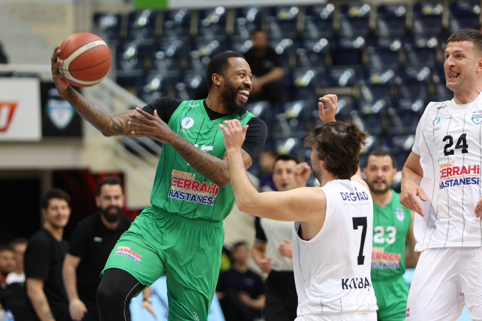 “Eği̇ti̇me Destek Maçi” İçi̇n Parkeye Çiktilar (6)