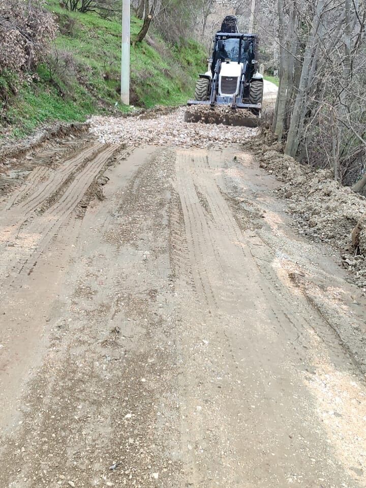 Hem Zemin İyileşiyor Hem Yollar Yenileniyor Babadağ’da Ulaşım Atağı (3)