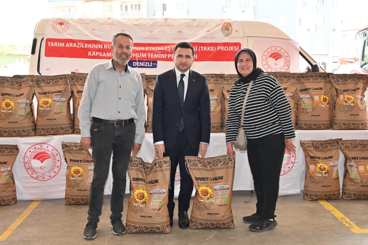 Sarayköy’de Toprak Ayçiçeği Ile Şenleniyor (1)