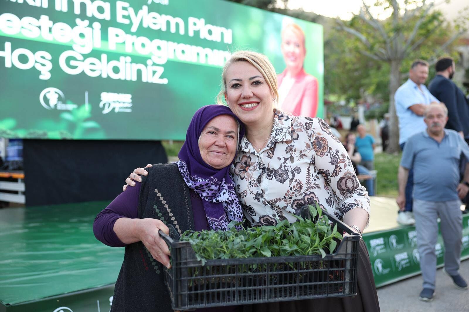 Denizli Haber Başkarci’da Bi̇nlerce Fi̇de Üreti̇ci̇ye Dağitildi (2)
