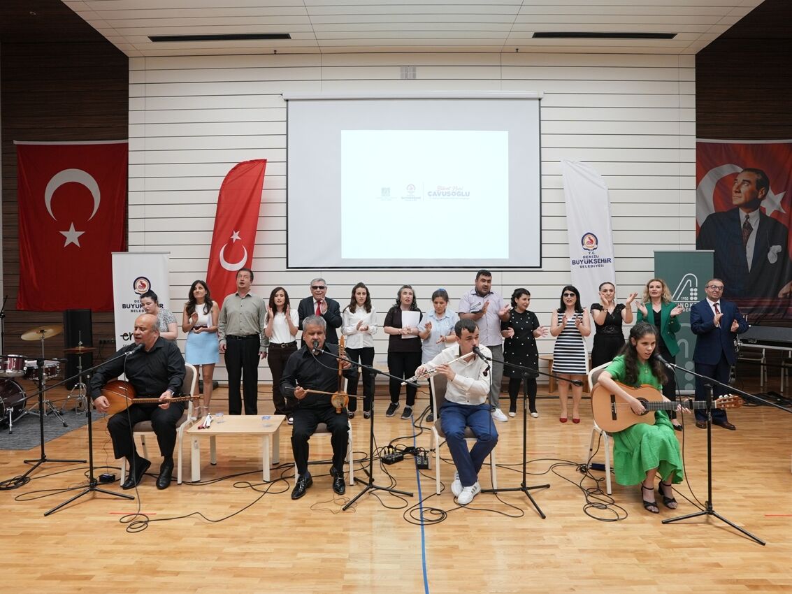 Denizli'de engeller sanatla aşıldı