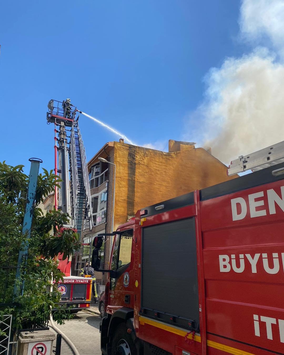 Denizli Haber Çatı Yangını