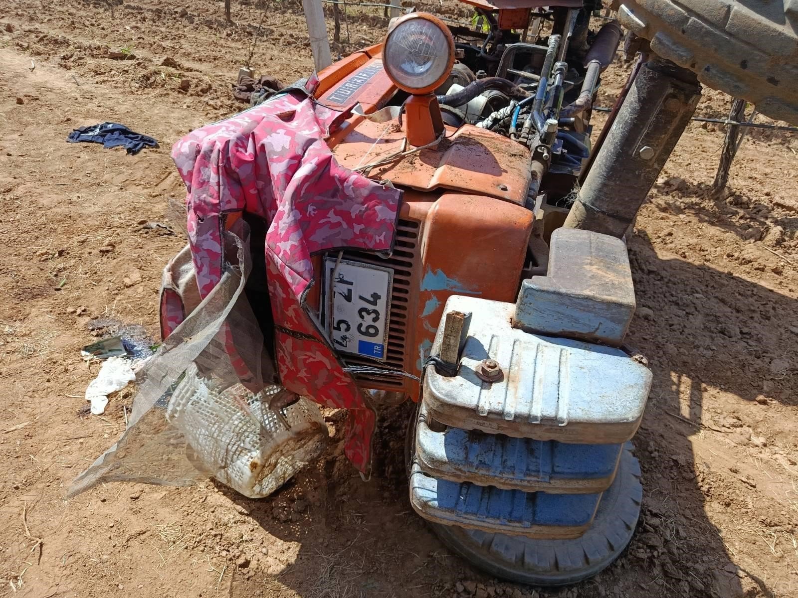 Denizli Haber Devrilen Traktörün Altında Kalan Buldanlı Çifti Ölüm Ayırdı