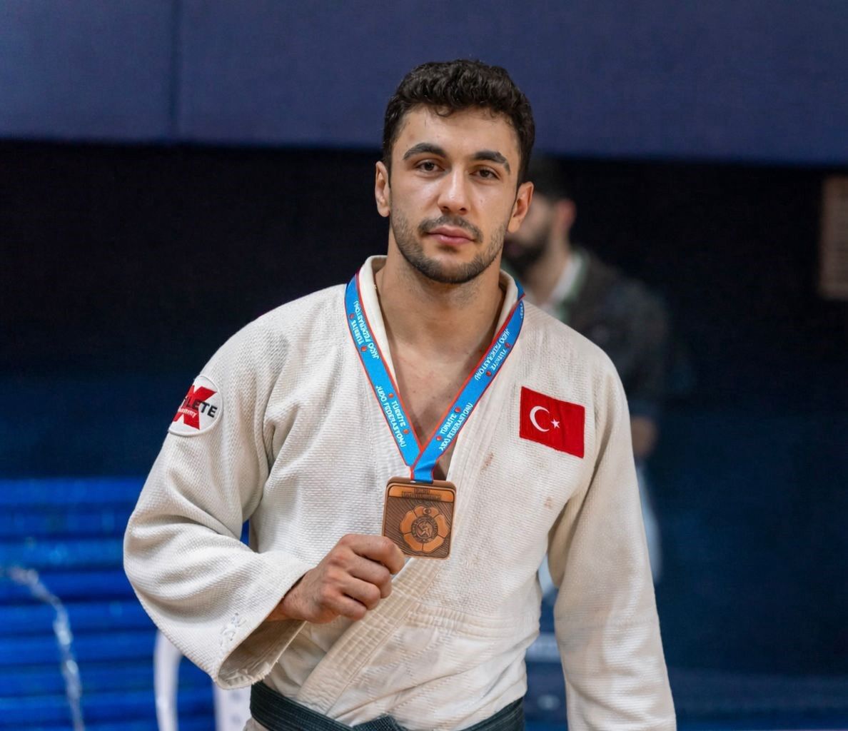 Denizli Haber İki Branş Tek Şampiyon