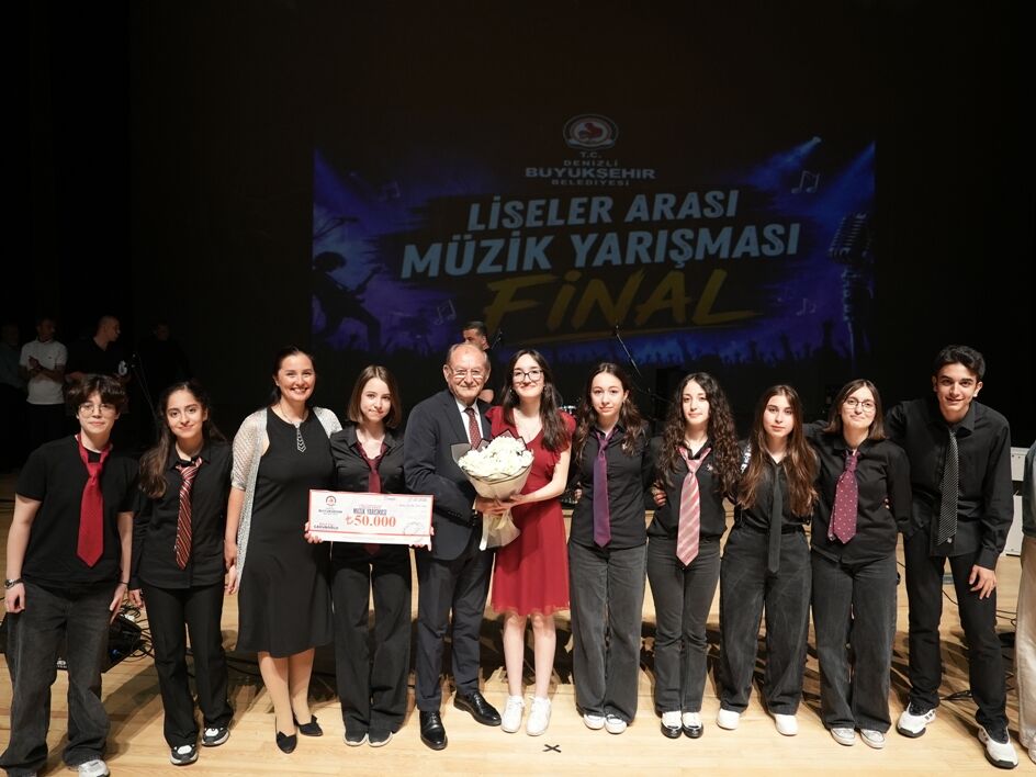 Denizli Haber Potadan Zirveye, Sahneden Ödüle “19 Mayıs” 7