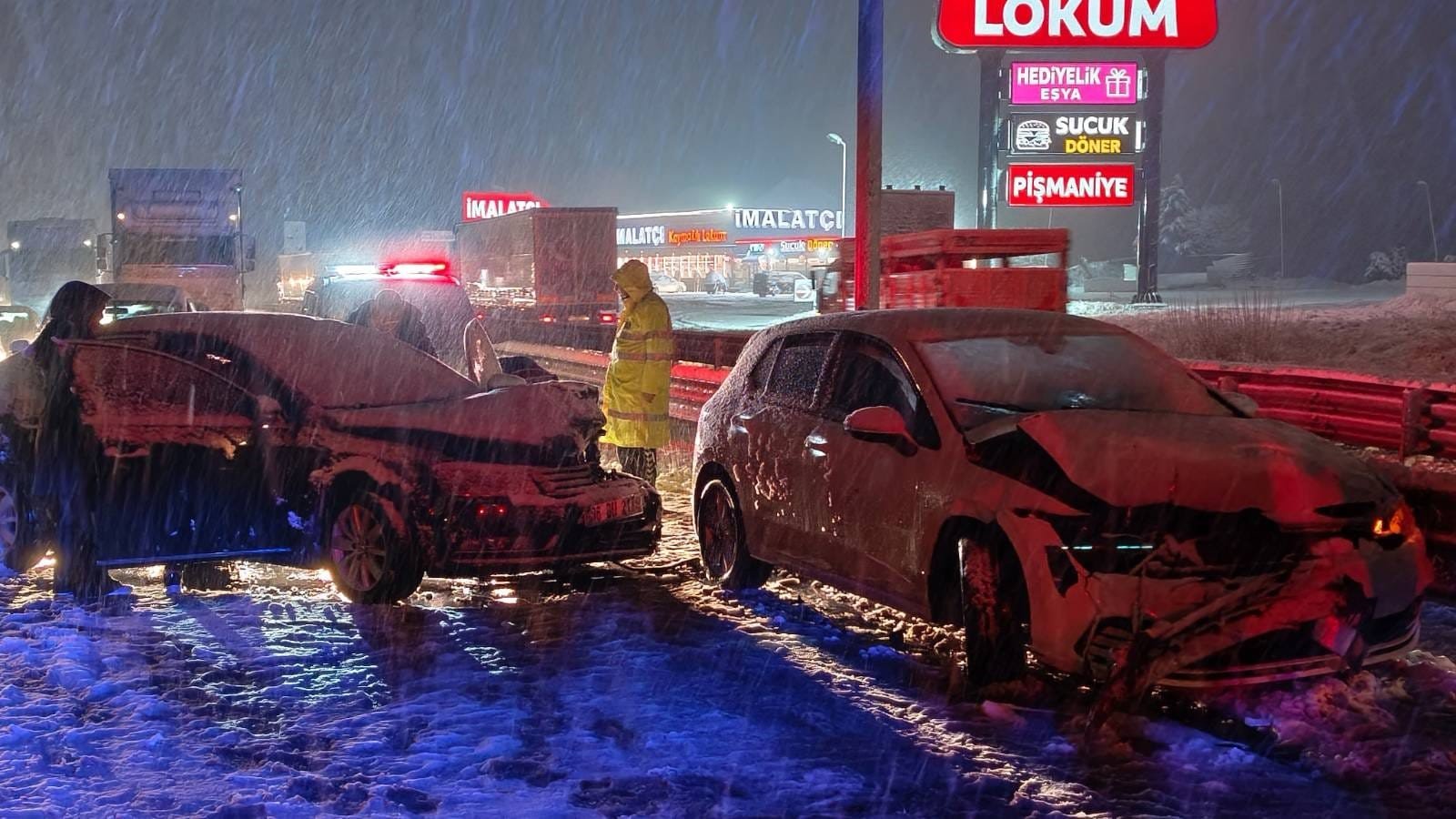 Denizli Haber Üç Aracın Karıştığı Kazada 8 Kişi Yaralandı
