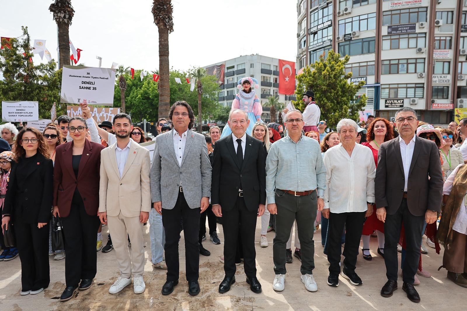 Denizli Haber Uluslararası Tiyatro Festivali Renkli Kortejle Açıldı (3)-1