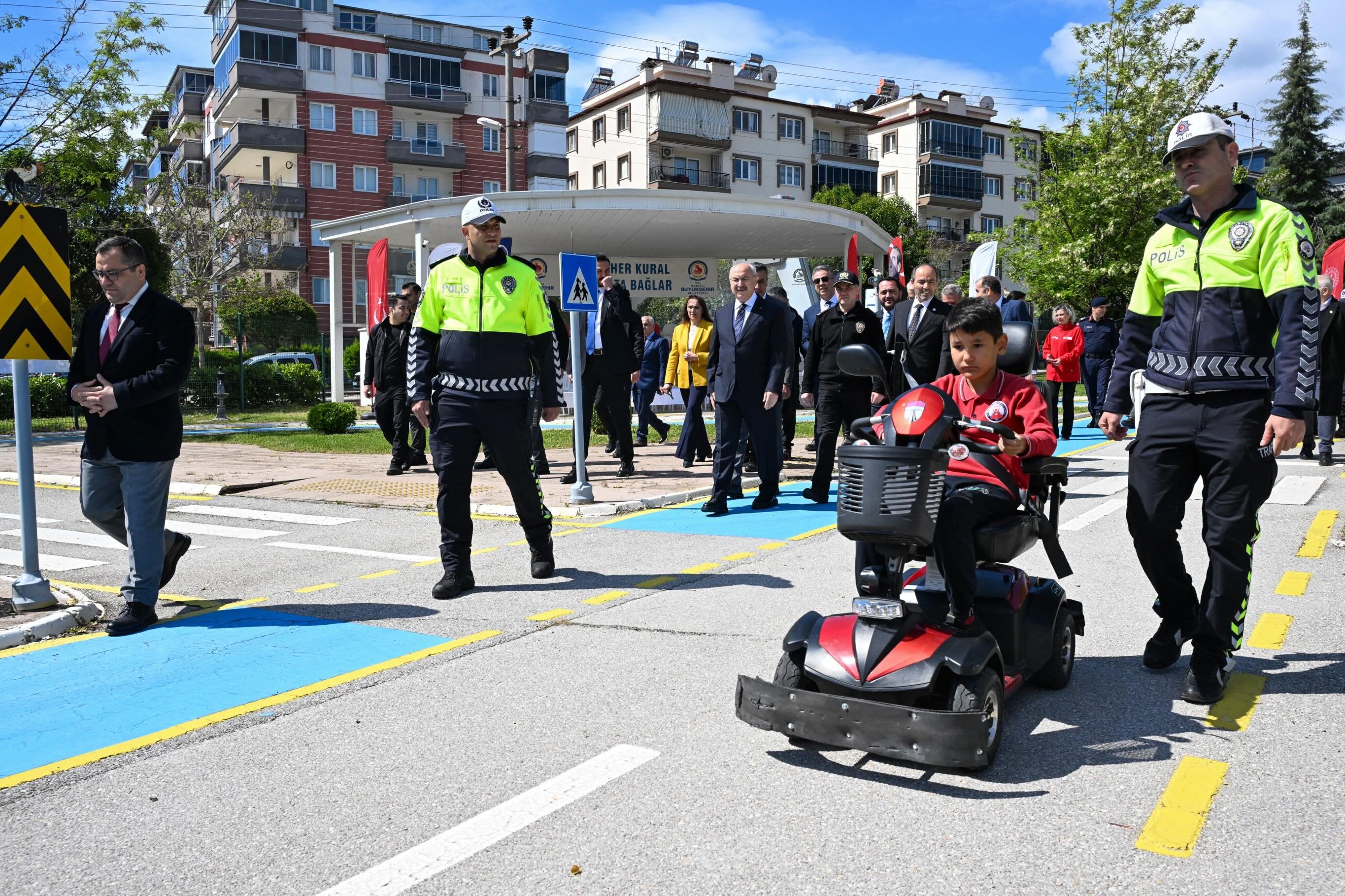 Denizli’de Trafik Haftası Kutlamaları Küçük Dedektifler İş Başında!, (5)