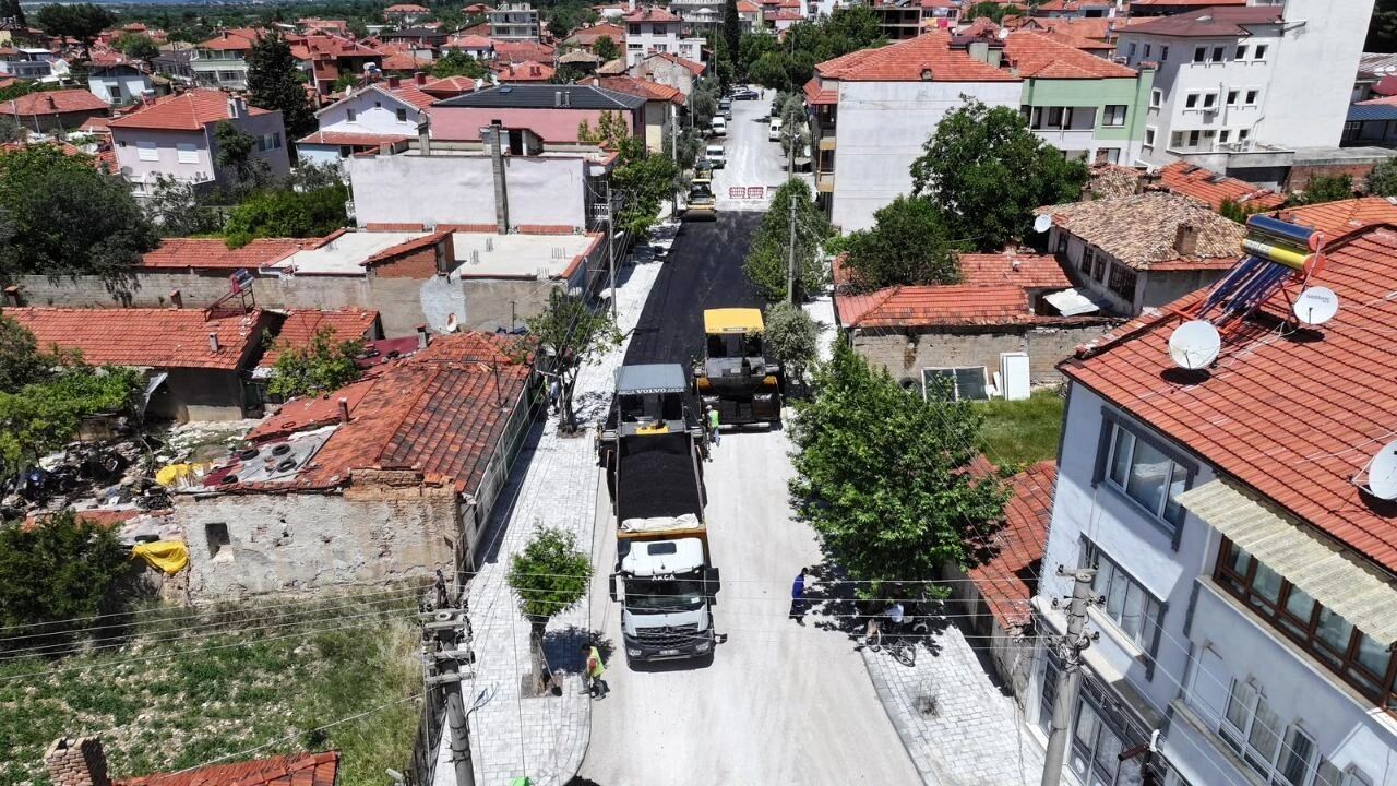 Büyükşehir ’Den Tavas’a Üstyapı Dokunuşu Demirciler Caddesi Sıcak Asfaltla Buluşuyor (3)