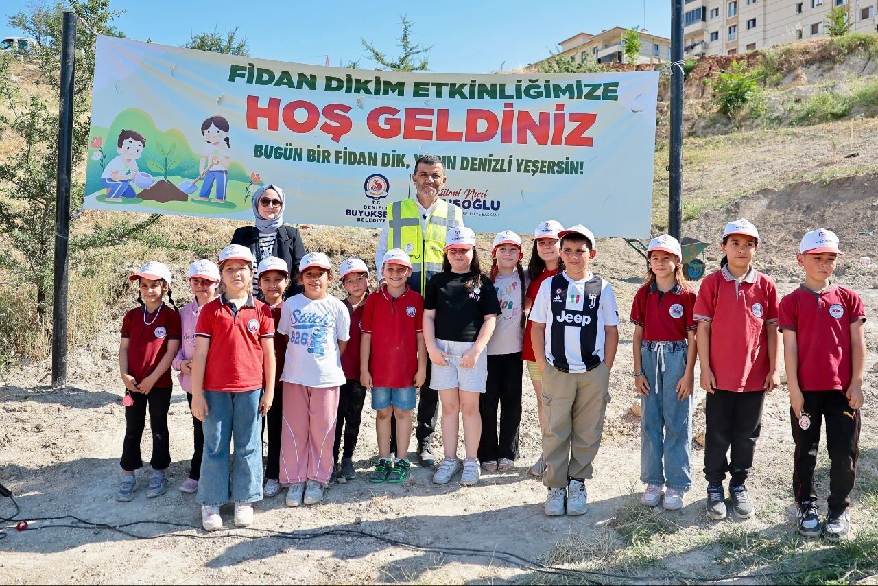 Büyükşehir Ile Doğaya Yeşil Dokunuş Zeytin Fidanları Toprakla Buluştu (6)