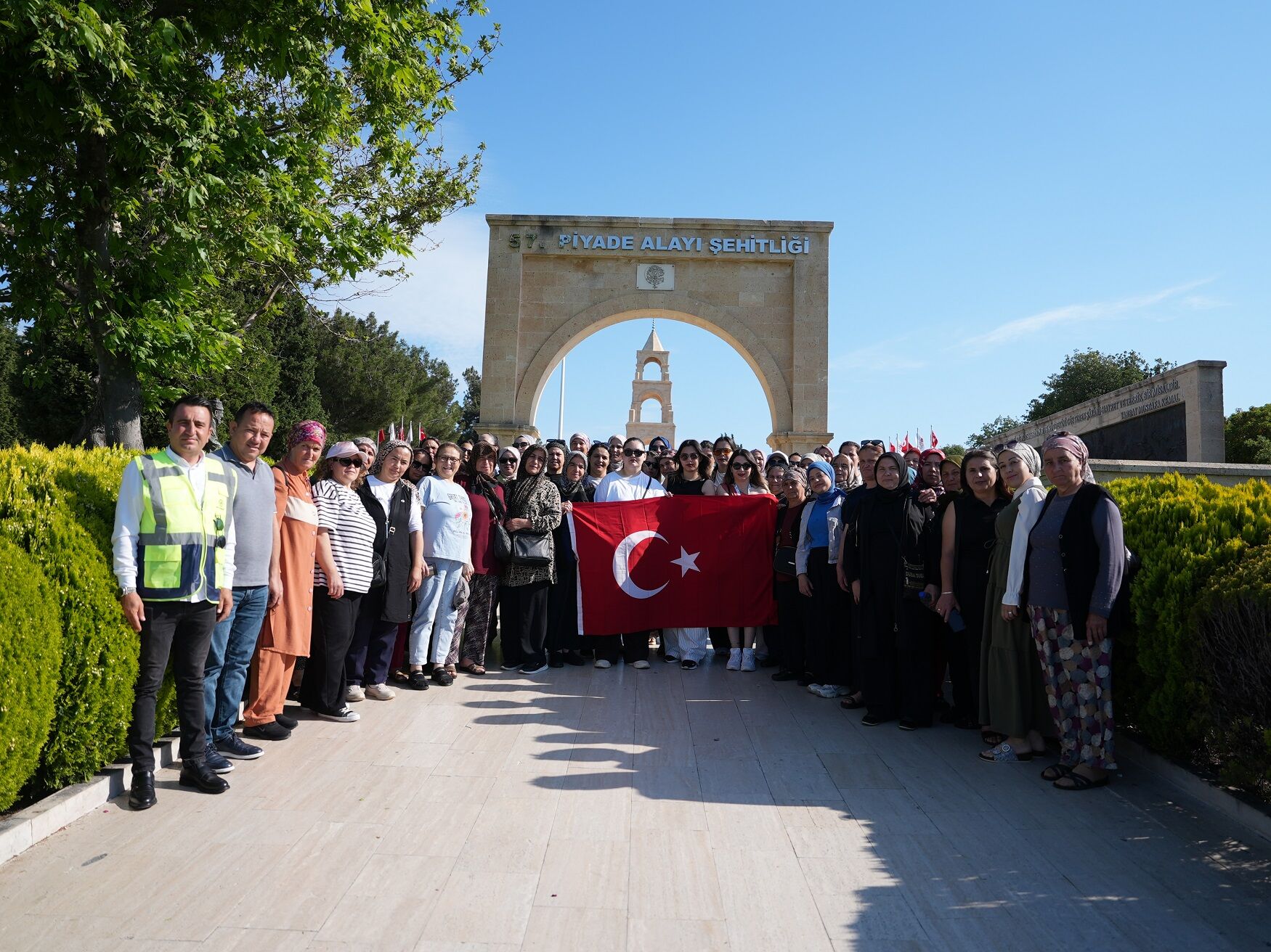 Denizli Büyükşehir’den Kırsaldaki Kadınlara Anlamlı Çanakkale Yolculuğu (1)
