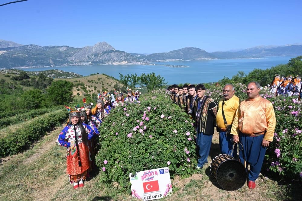 Denizli Haber Isparta Gül Festivali.jpg2