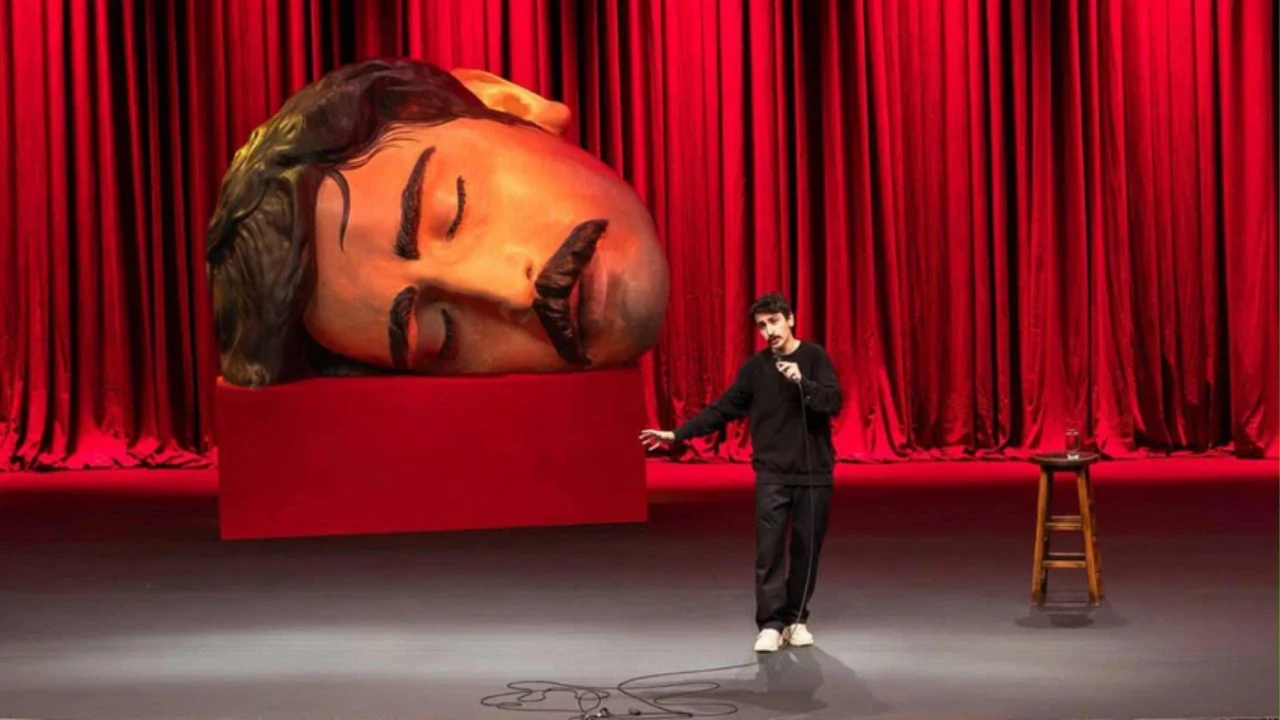 Denizli Haber Komedyen Deniz Göktaş'a