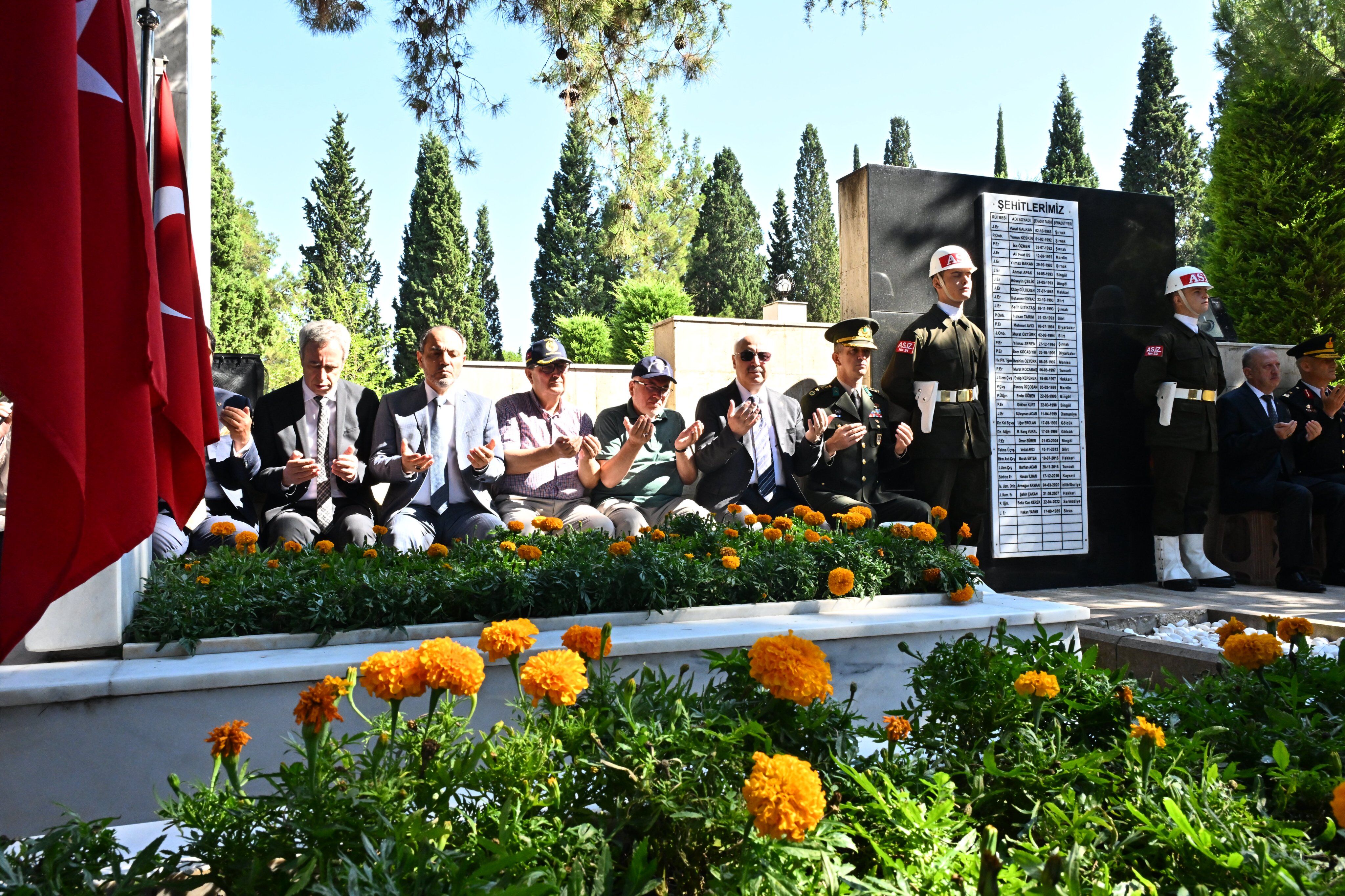 Denizli Haber 15Temmuzşehitlerianıldı (2)