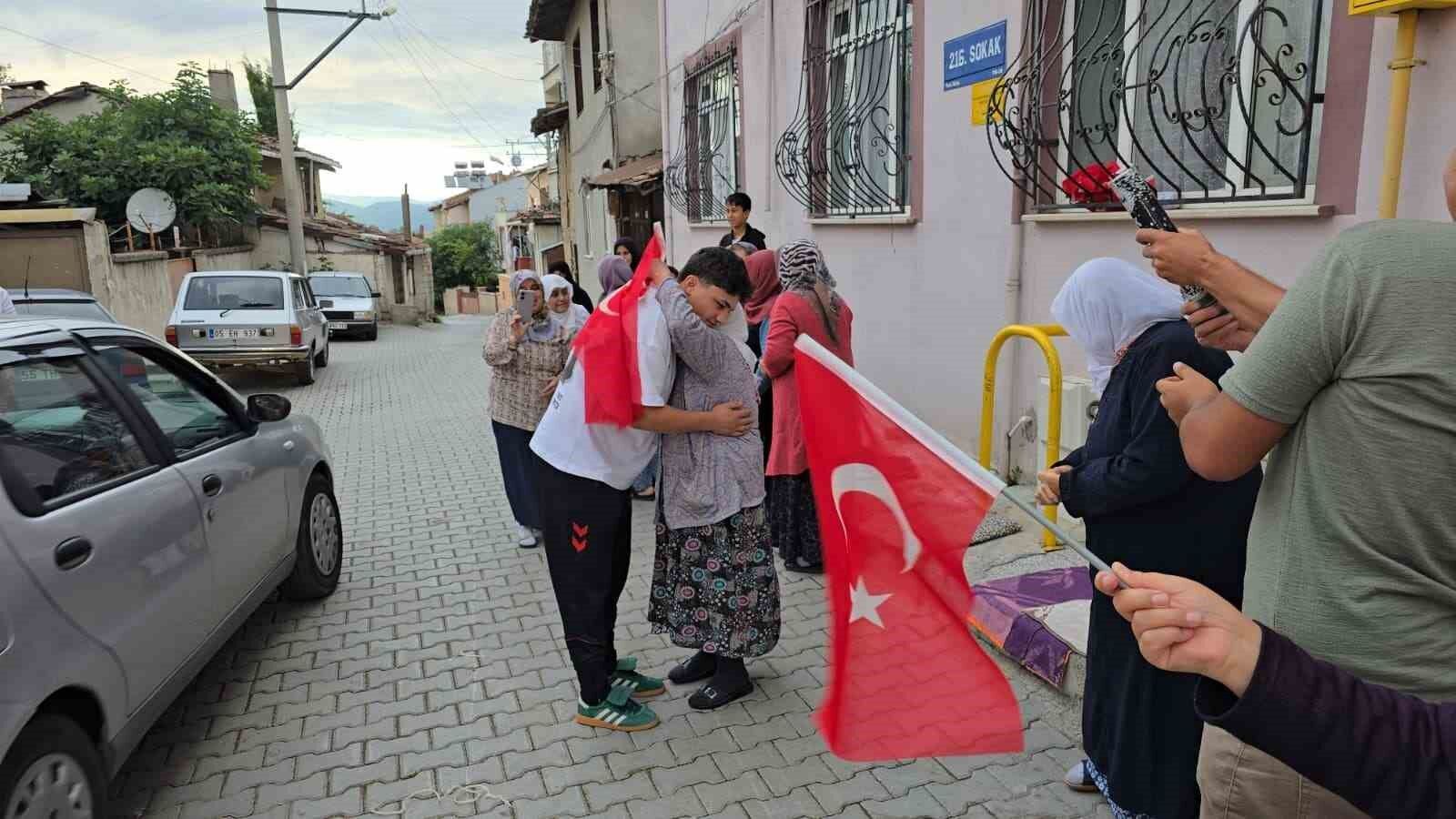 Denizli Haber Çoşkuyla Karşılandı (2)