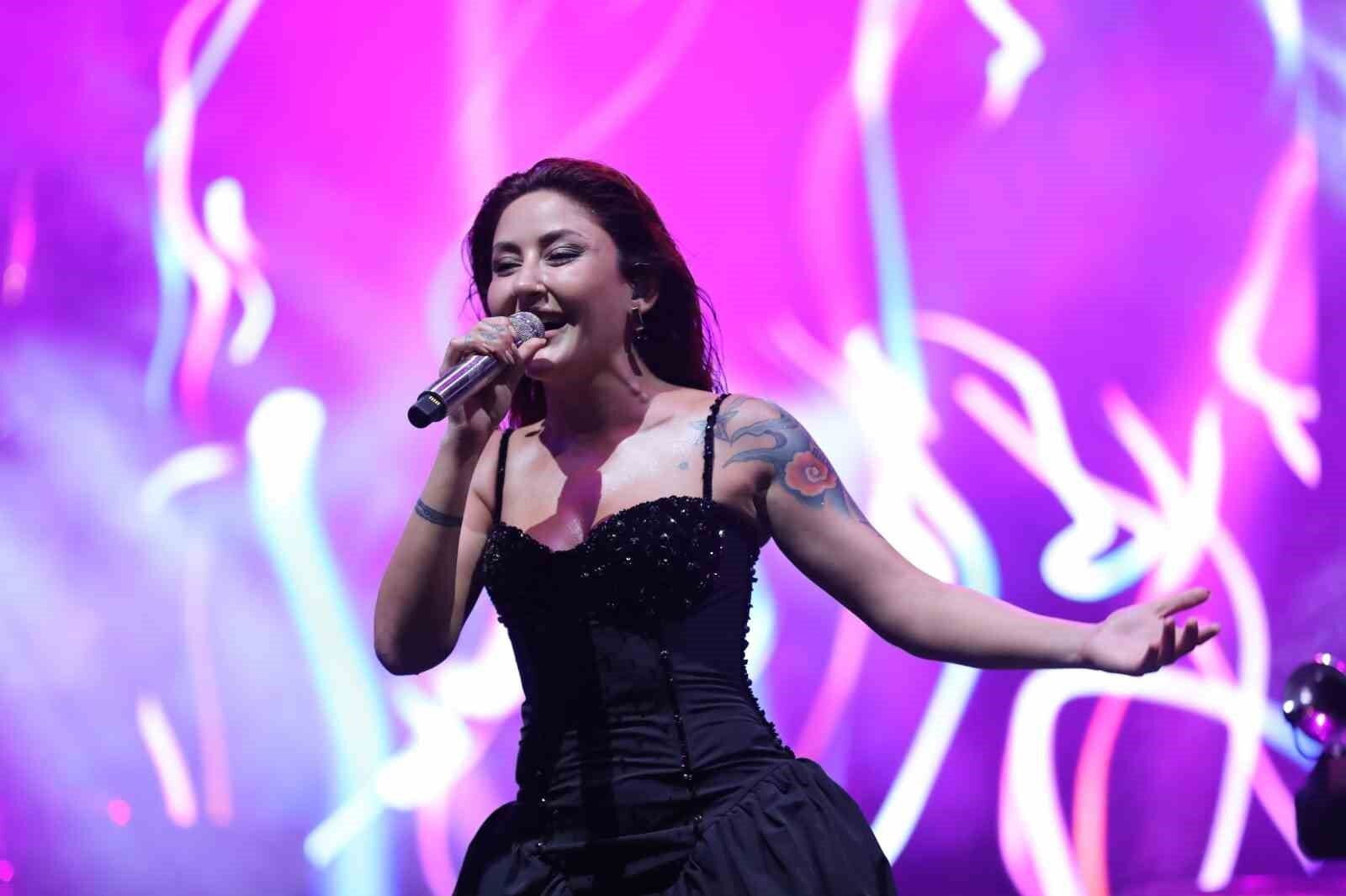 Denizli Haber Melek Mosso Konser