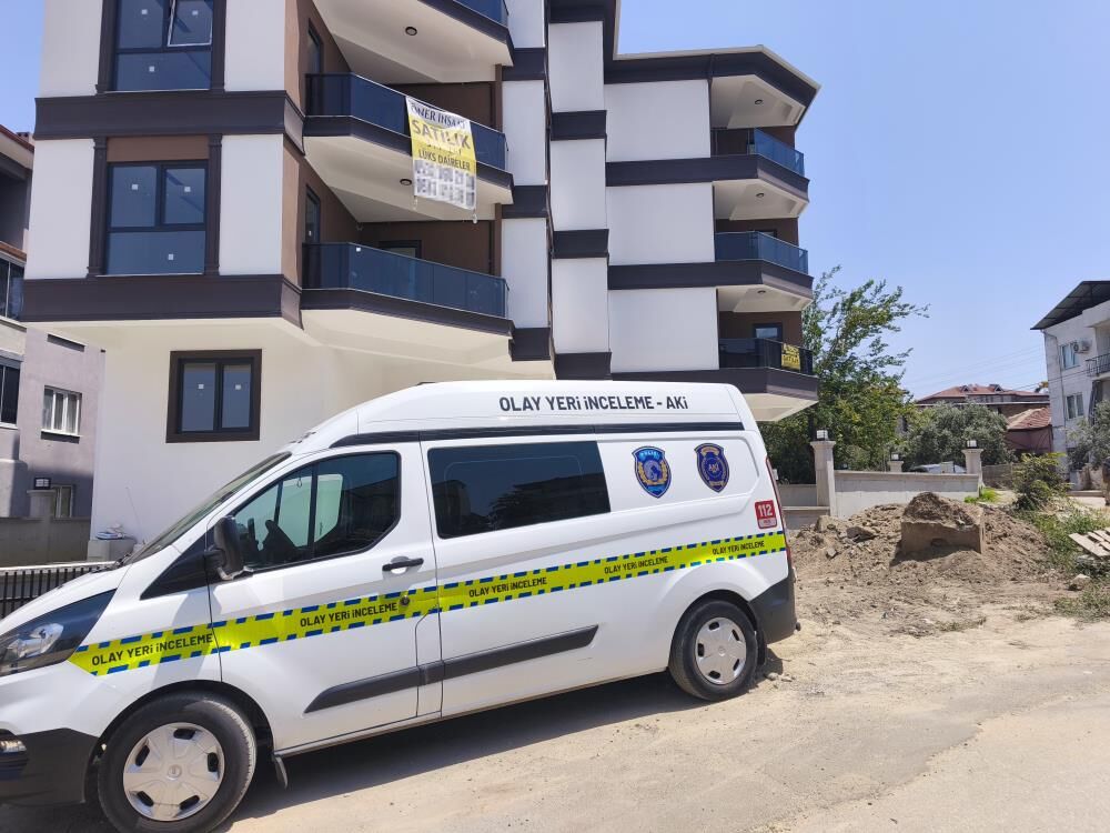 Denizli Haber Takılmayan Cam Korkuluk Boşluğundan Aşağıya Düşen Çocuk Yaralandı4