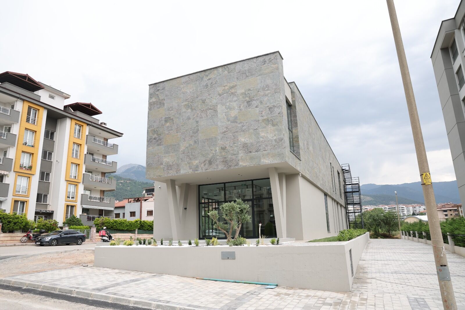 Fai̇k Kaplan Kütüphanesi̇ Ve Ki̇tap Kafe Çok Yakinda Hi̇zmete Açiliyor (1)